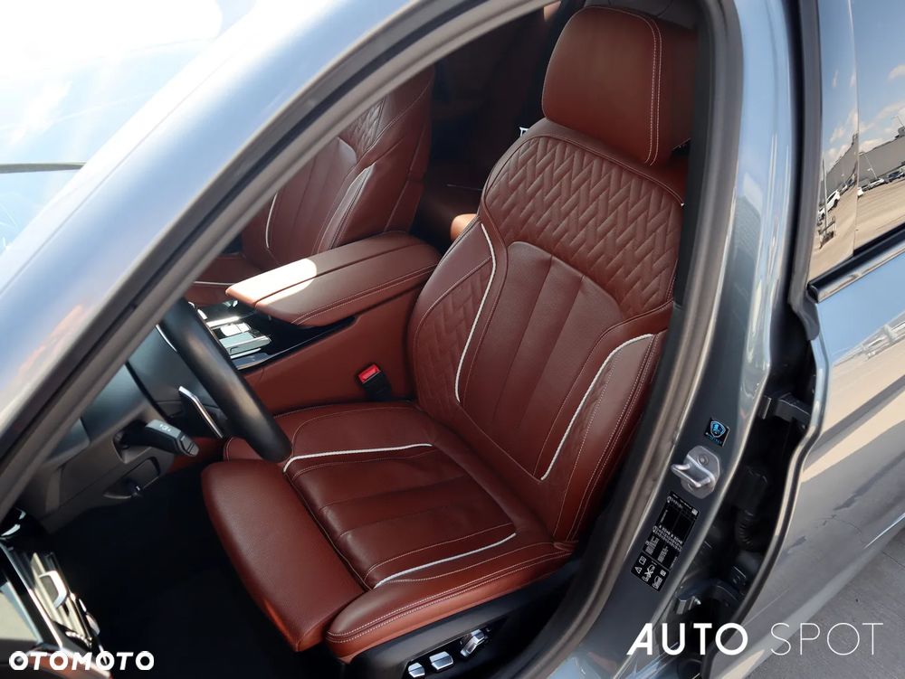 BMW Seria 5 M550d xDrive - 15