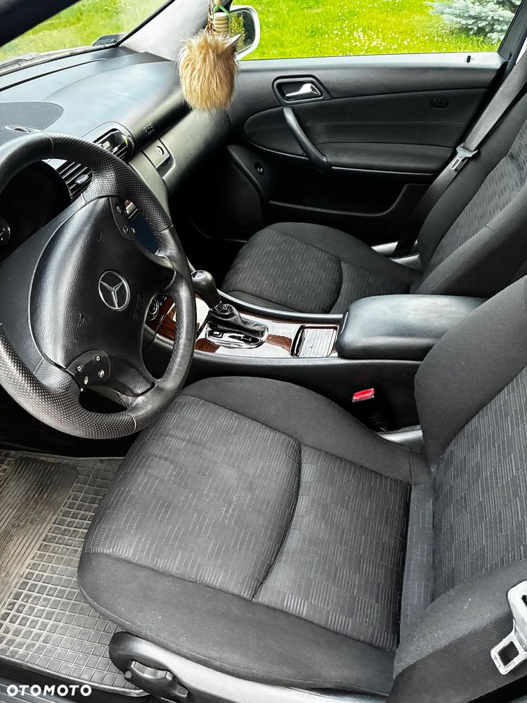Mercedes-Benz Klasa C 180 Kompressor Automatik Classic Sport Edition - 14