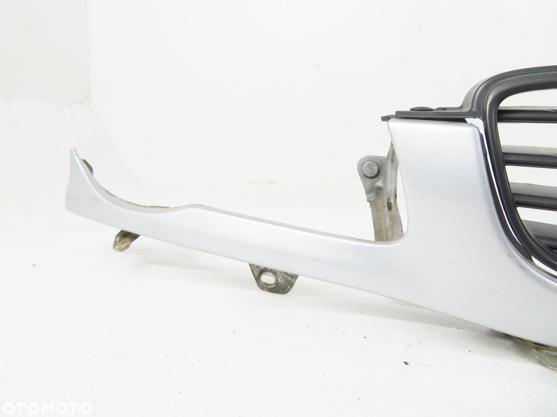 ATRAPA NOSEK GRILL TOYOTA COROLLA VIII E11 199 - 6