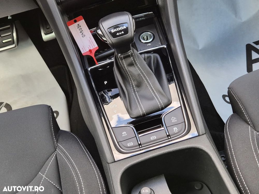 Skoda Karoq 2.0 TDI SCR 4x4 DSG Sportline - 20