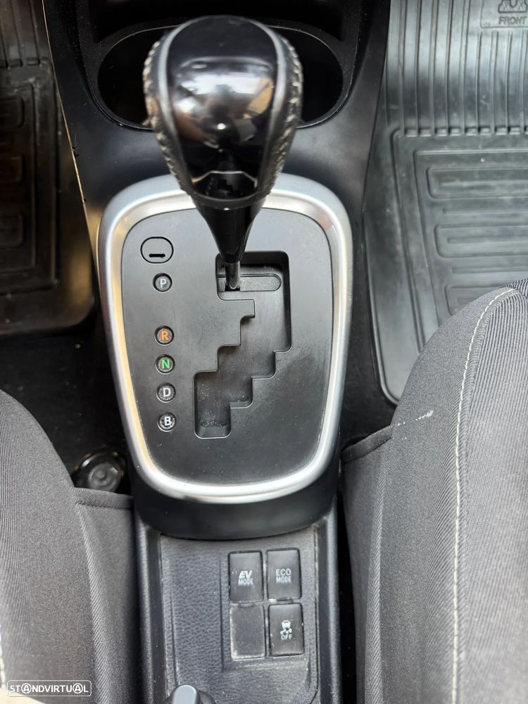 Toyota Yaris 1.5 HSD Comfort+P.Style - 22