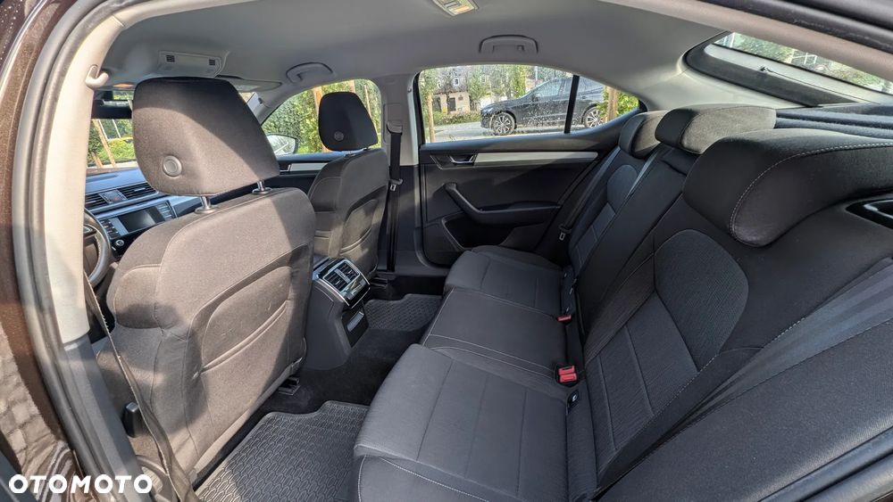 Skoda Superb 2.0 TDI Ambition DSG - 5