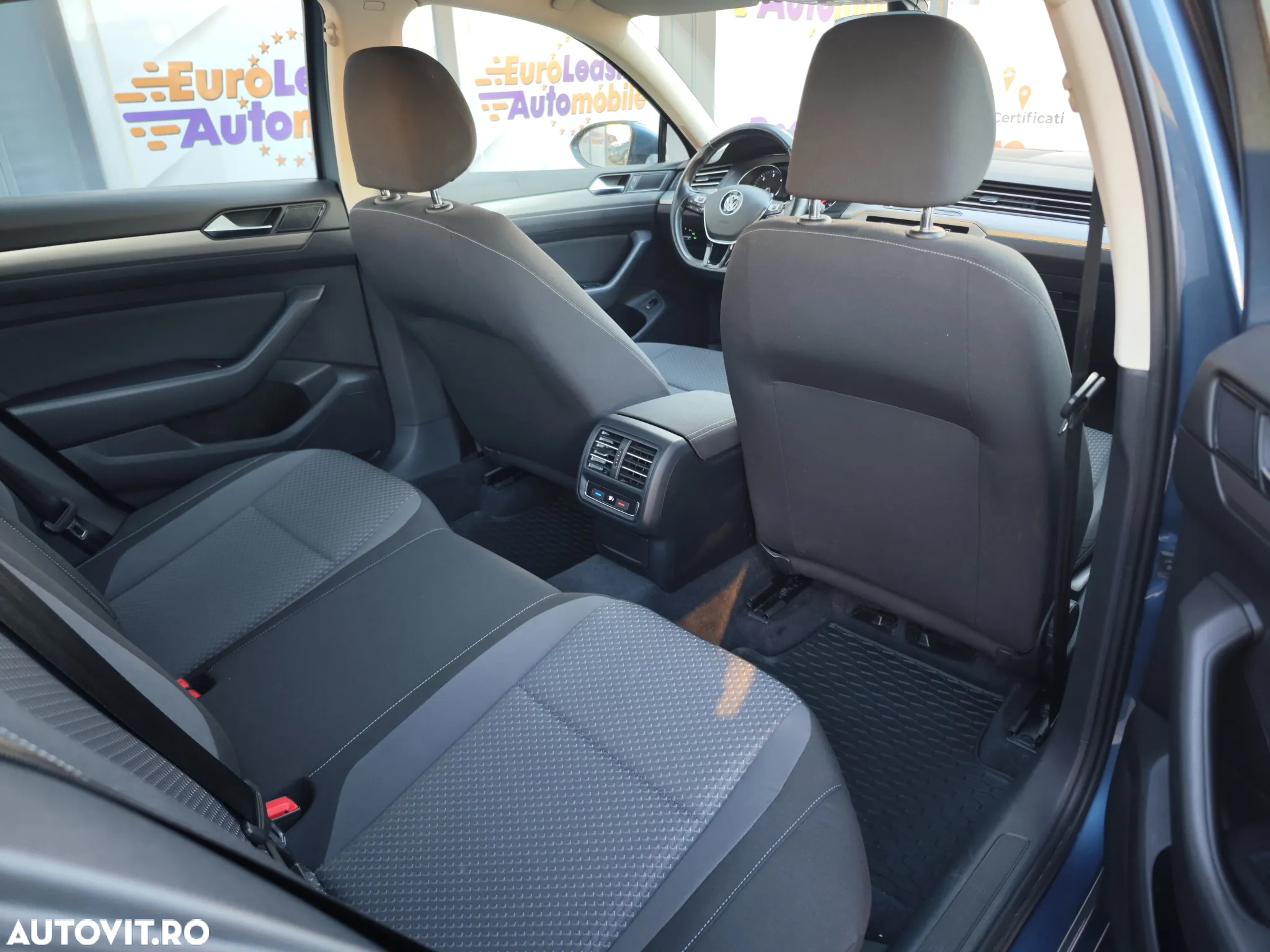 Volkswagen Passat 2.0 TDI Comfortline - 28