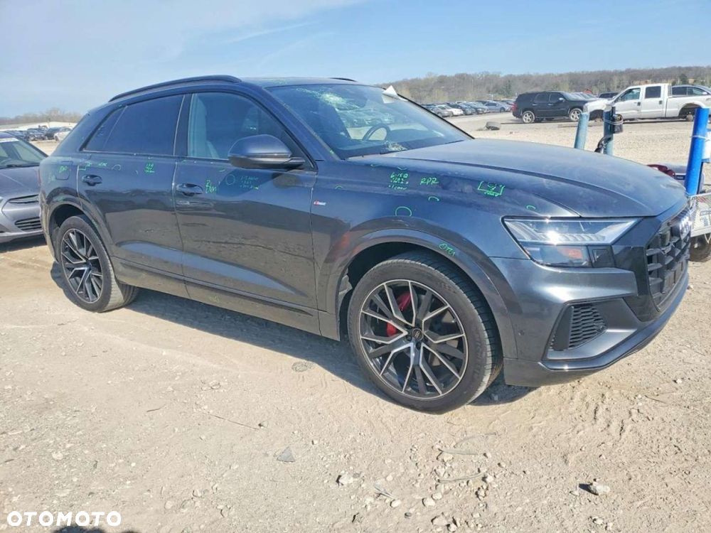 Audi Q8 - 5
