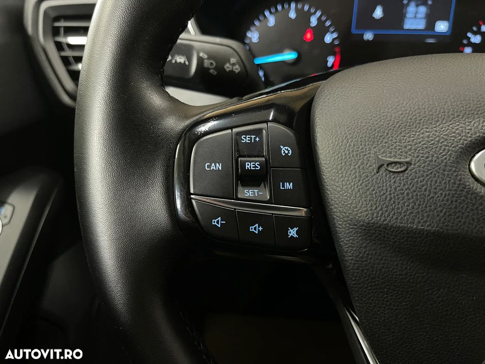 Ford Focus 1.0 EcoBoost Titanium - 23