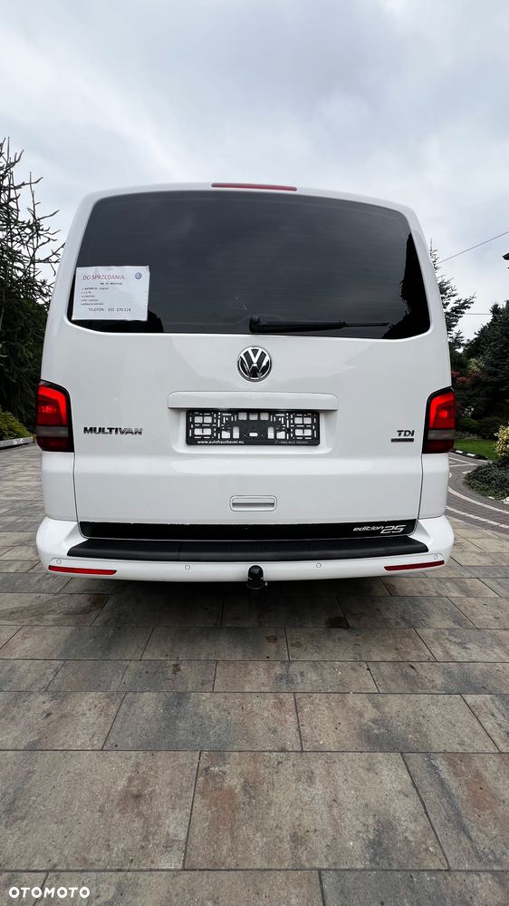 Volkswagen Multivan - 12