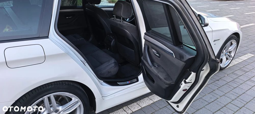 BMW Seria 5 525d xDrive - 21