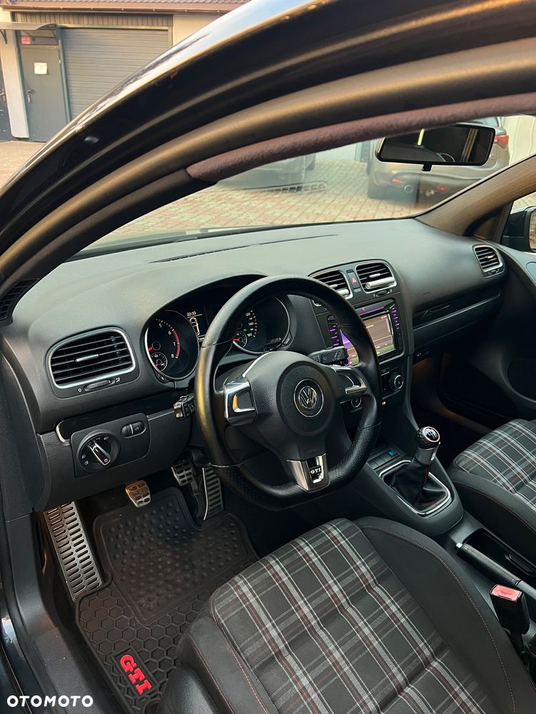 Volkswagen Golf VI 2.0 TSI GTI - 6