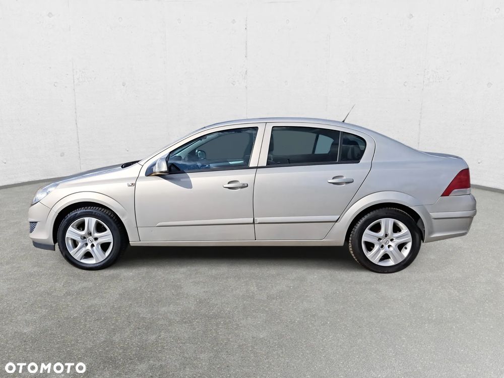 Opel Astra 1.6 Enjoy - 8