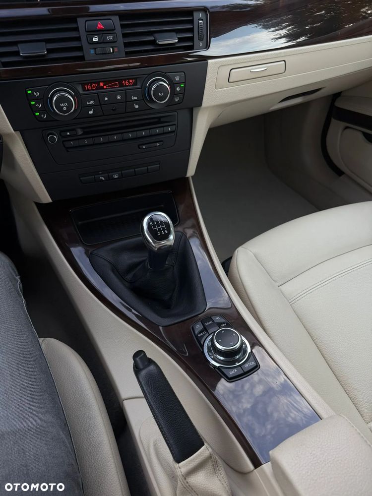 BMW Seria 3 325d Coupe Edition Exclusive - 25