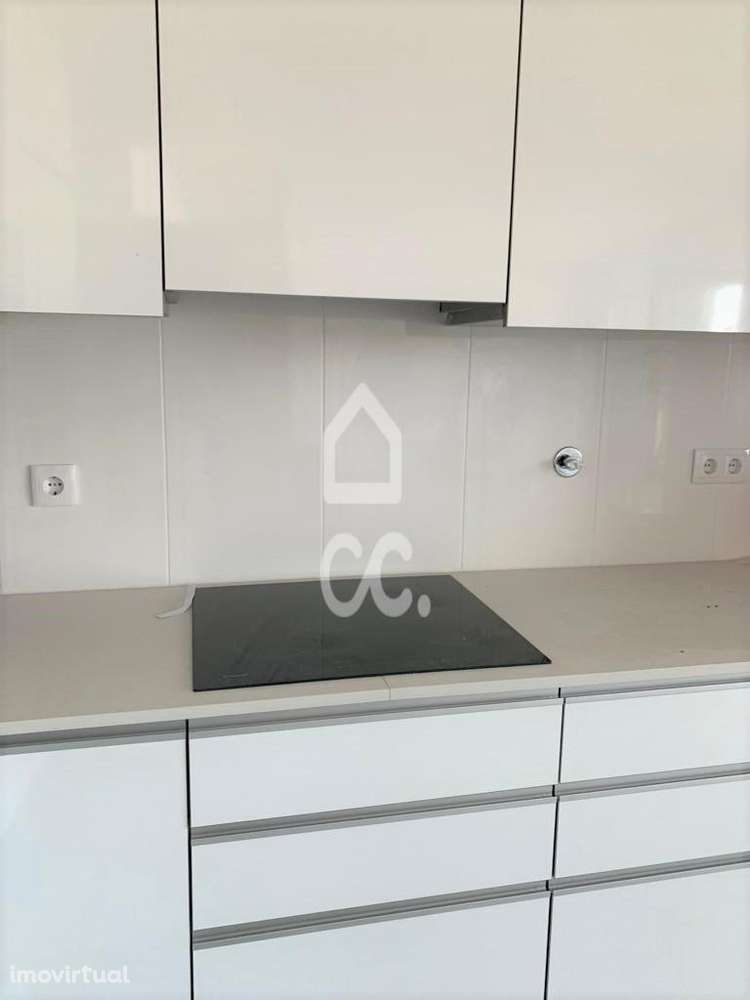 T3 com Parqueamento, a estrear, em zona privilegiada da Margem Sul - Grande imagem: 2/29