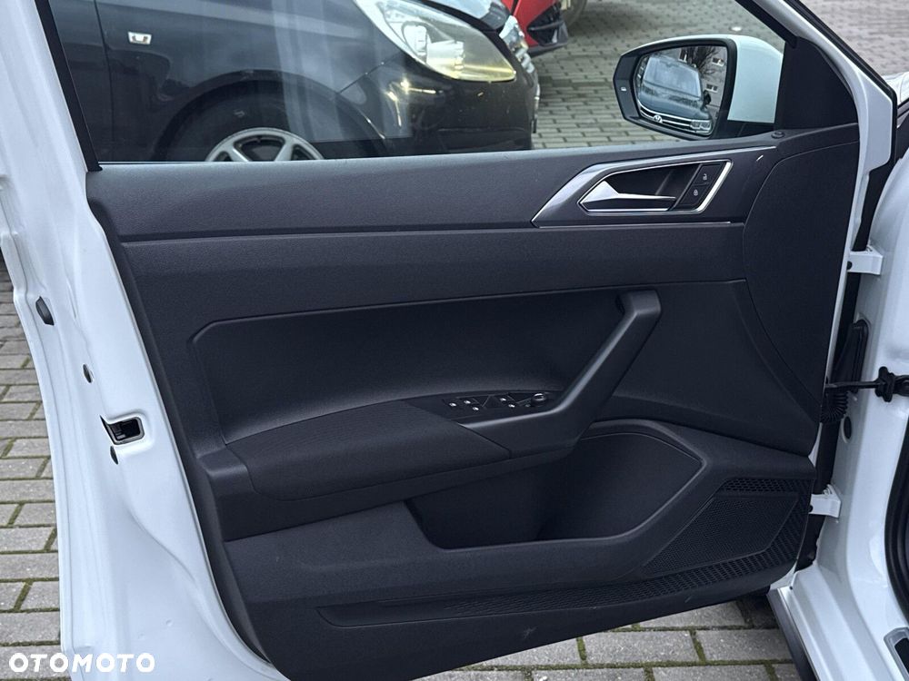 Volkswagen Polo - 11