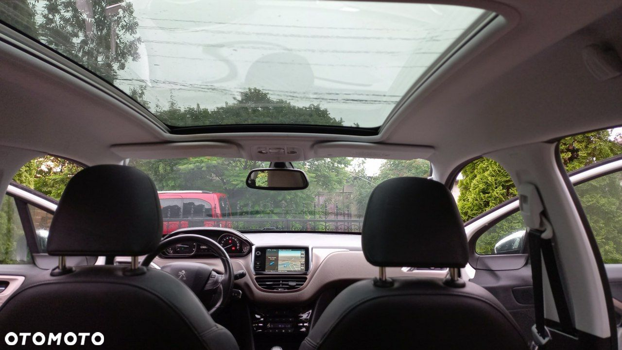 Peugeot 2008 1.6 e-HDi Allure S&S - 9
