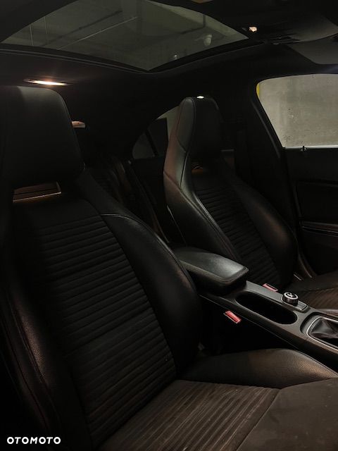 Mercedes-Benz CLA 200 AMG Line - 20