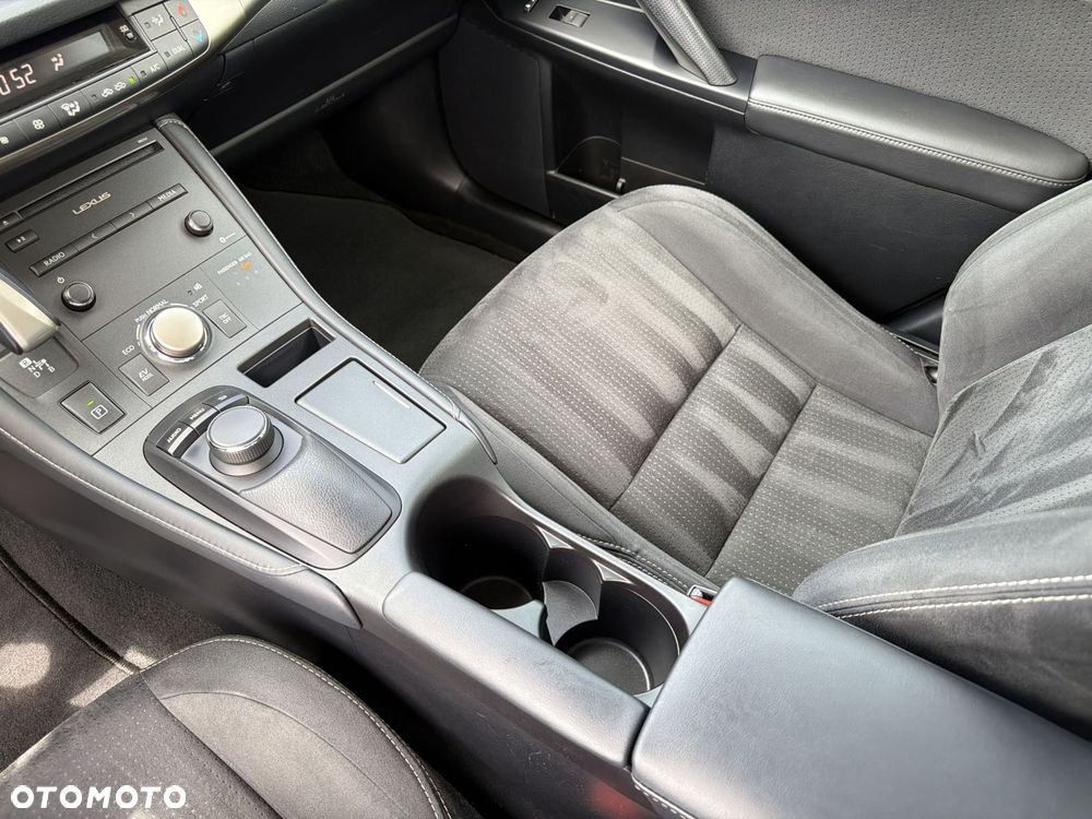 Lexus CT - 25