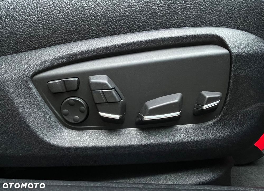 BMW Seria 5 530d xDrive - 14