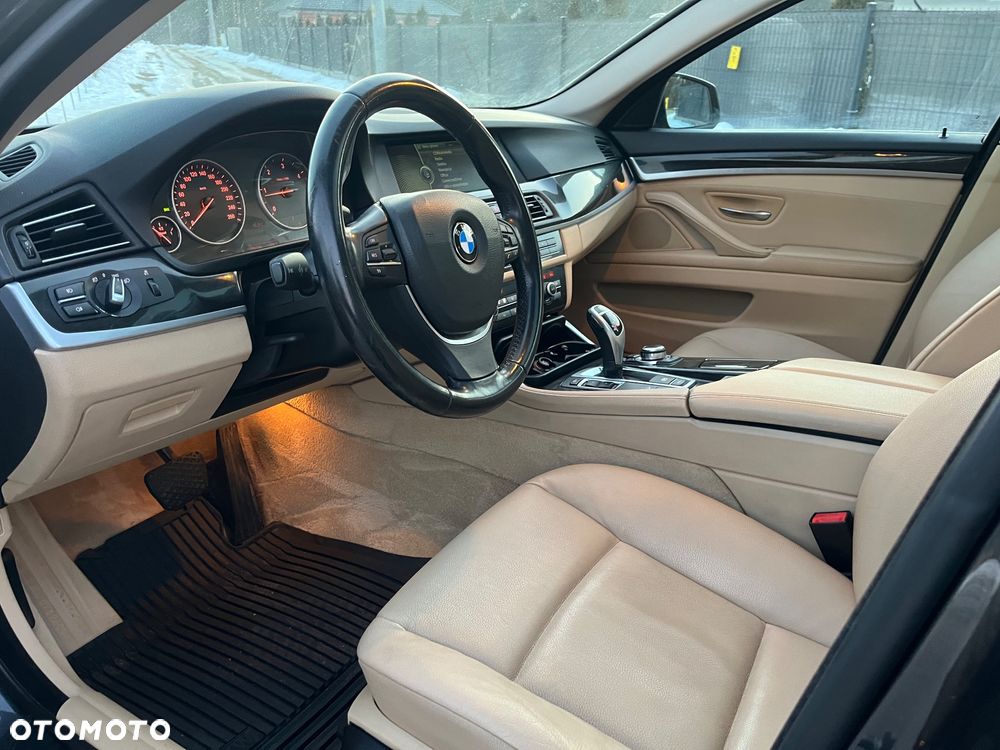BMW Seria 5 530d xDrive Sport-Aut - 9