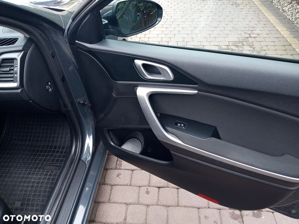Kia Ceed 1.5 T-GDI M - 27