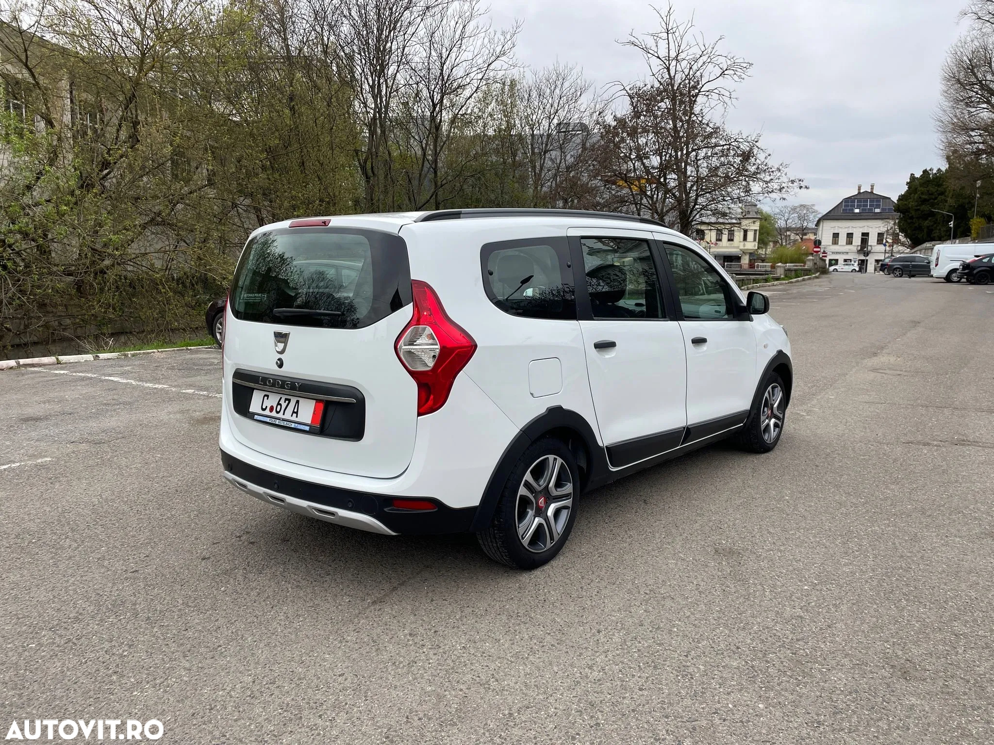 Dacia Lodgy TCe 130 GPF Stepway - 5