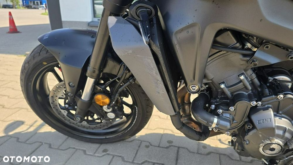 Yamaha MT - 17