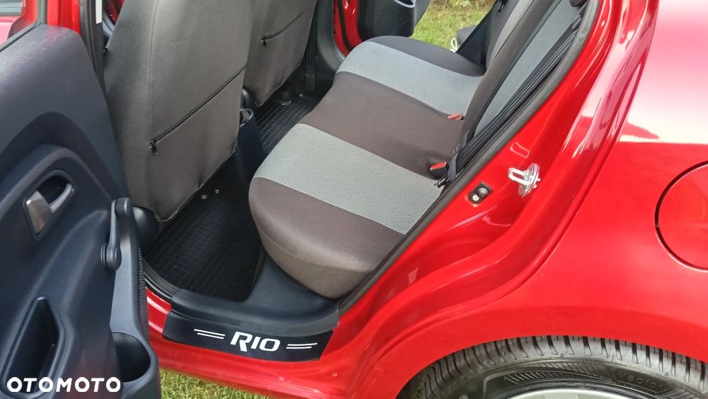 Kia Rio 1.2 L - 16