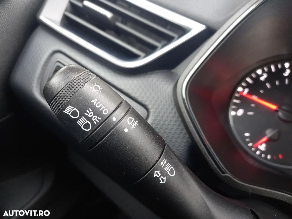 Renault Clio TCe 90 X-tronic BUSINESS EDITION - 28