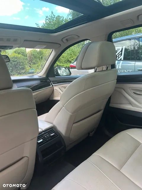 BMW Seria 5 520d Touring - 11