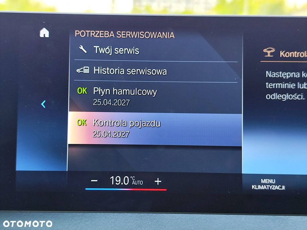 BMW iX xDrive40 76.6kWh Signature - 28