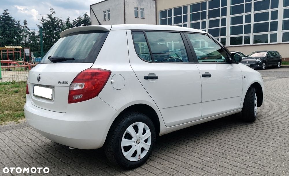 Skoda Fabia 1.2 HTP COOL EDITION - 2