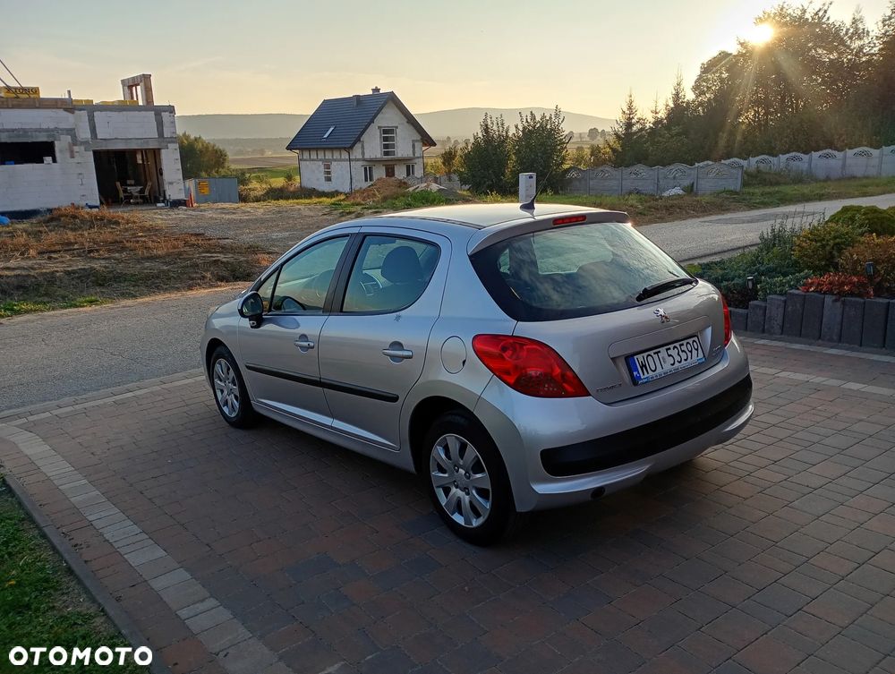 Peugeot 207 - 4
