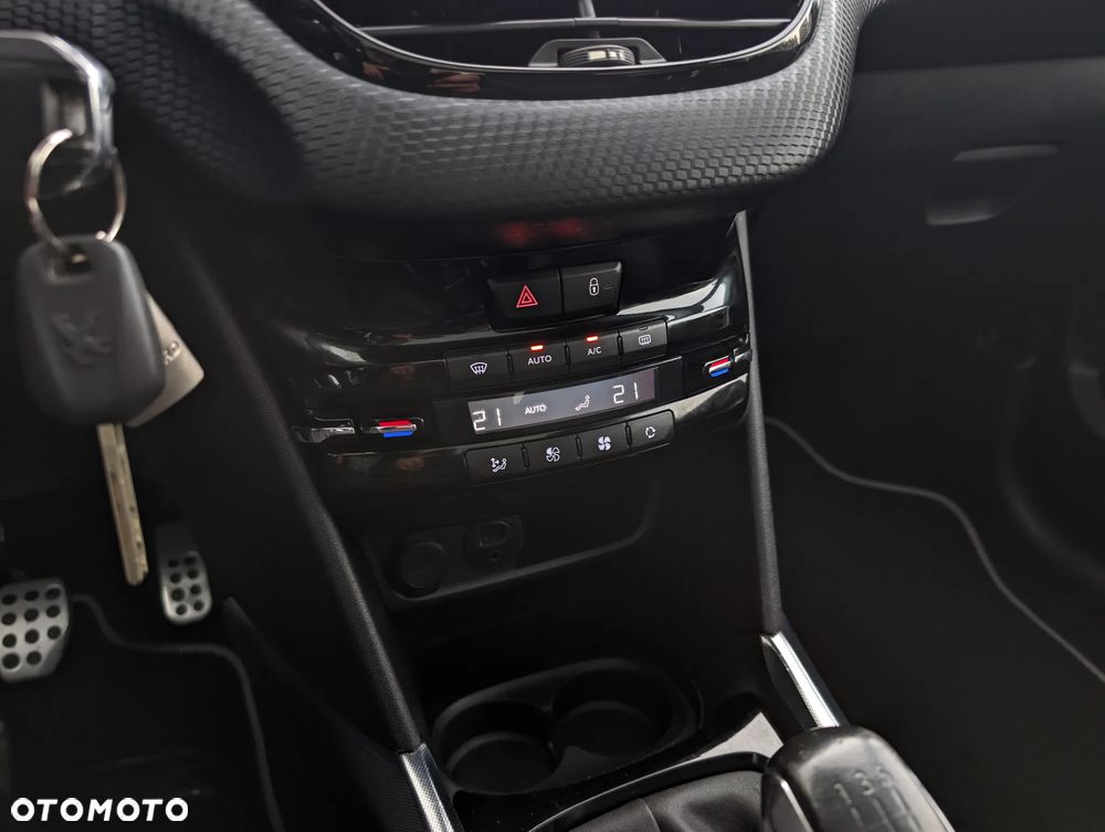Peugeot 2008 1.6 BlueHDi Allure - 20
