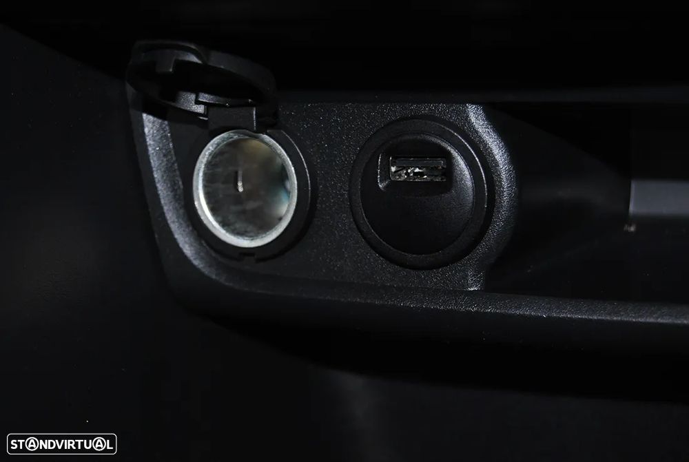 Peugeot 208 1.2 PureTech Signature - 32