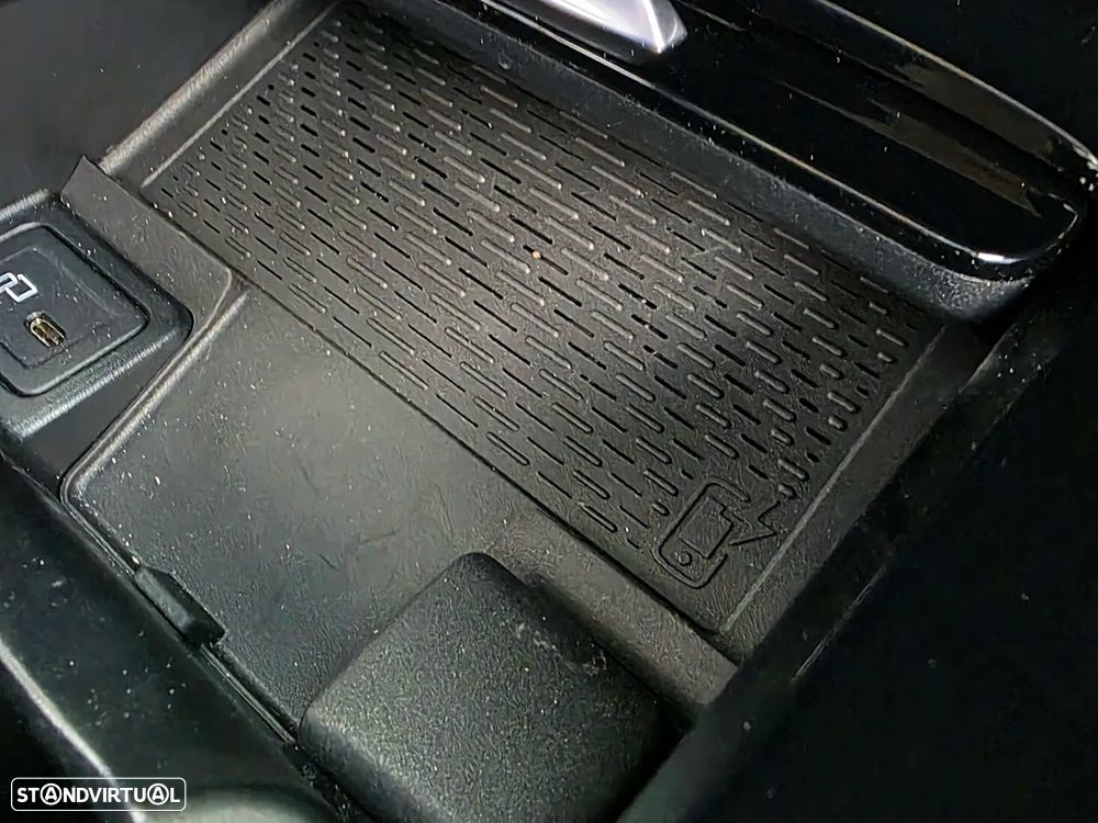 Mercedes-Benz CLA 250 e 8G-DCT AMG Line - 12