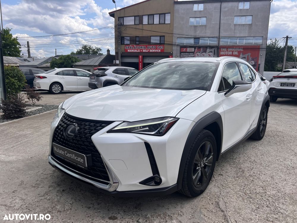 Lexus UX - 3