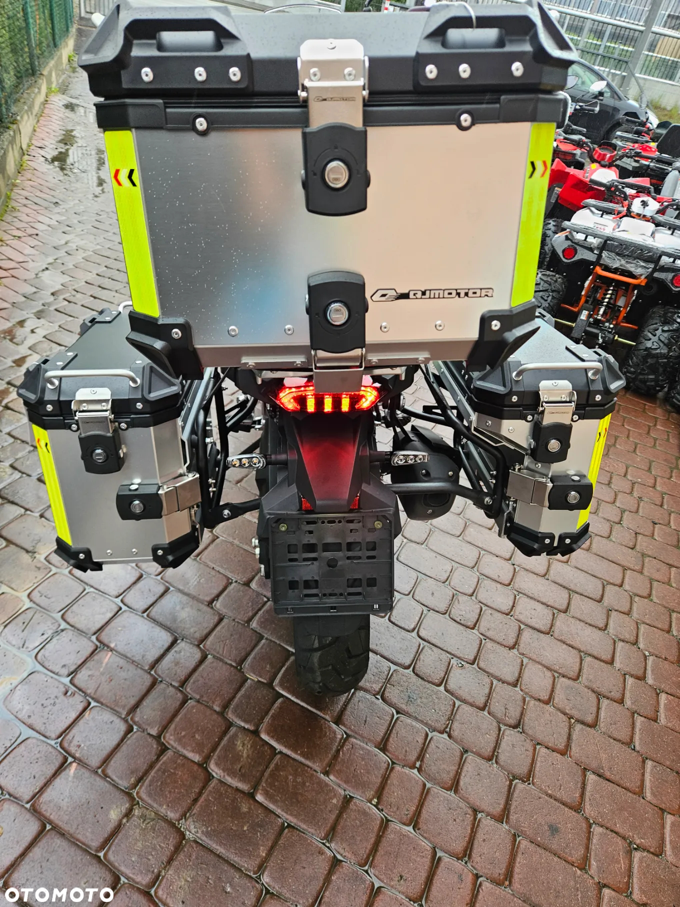 QJMOTOR SVT 650 - 20