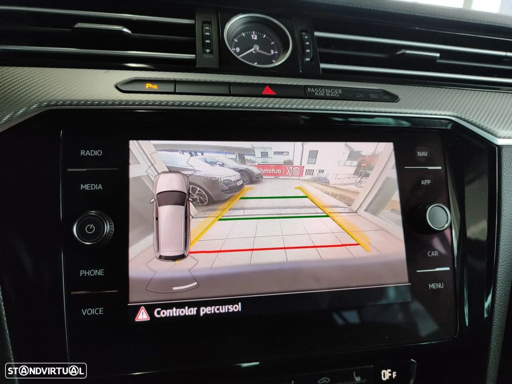 VW Passat Variant 2.0 TDi R-Line DSG - 39