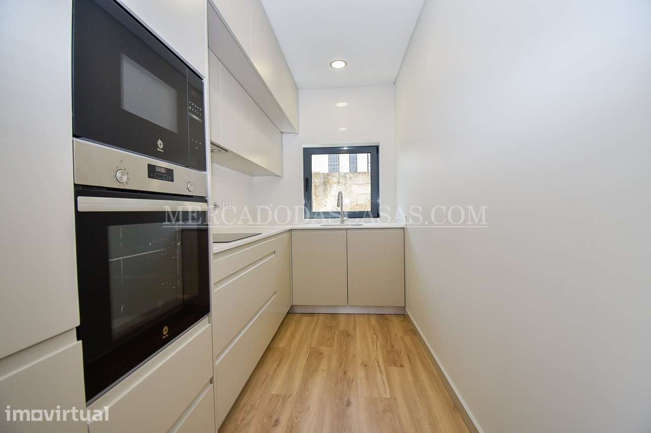 T3 Andar moradia Centro de Espinho - Terraço, Conforto e Estilo de... - Grande imagem: 4/17