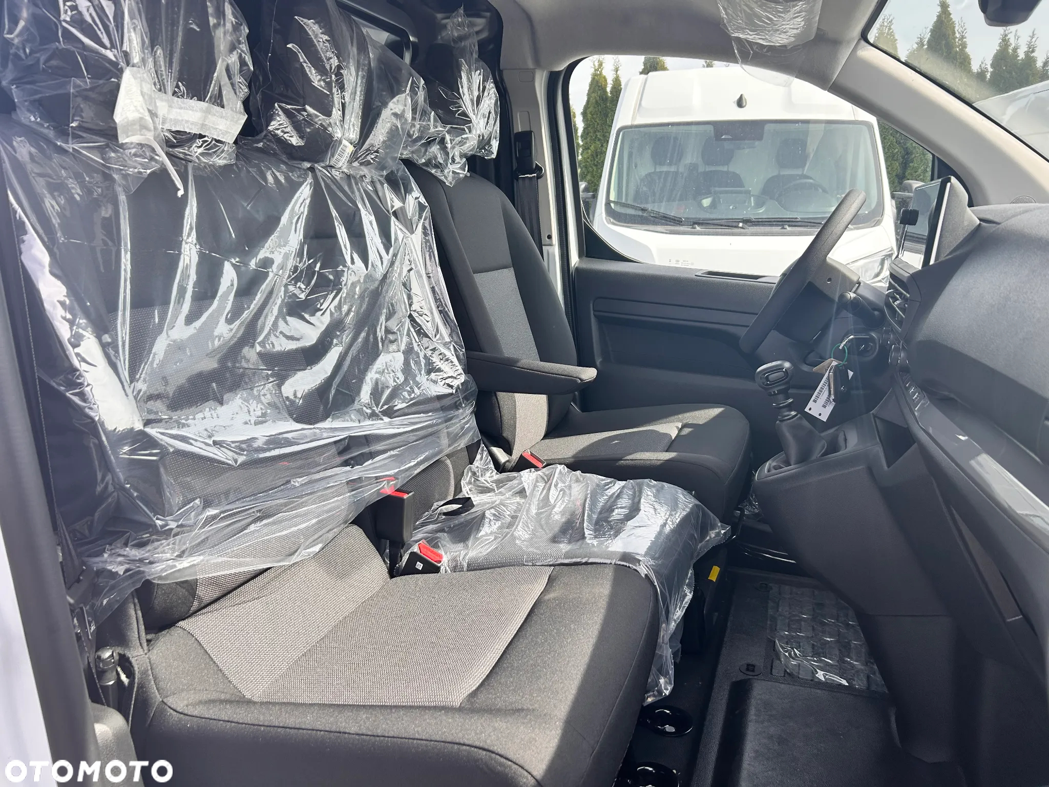 Opel Vivaro Furgon - 11