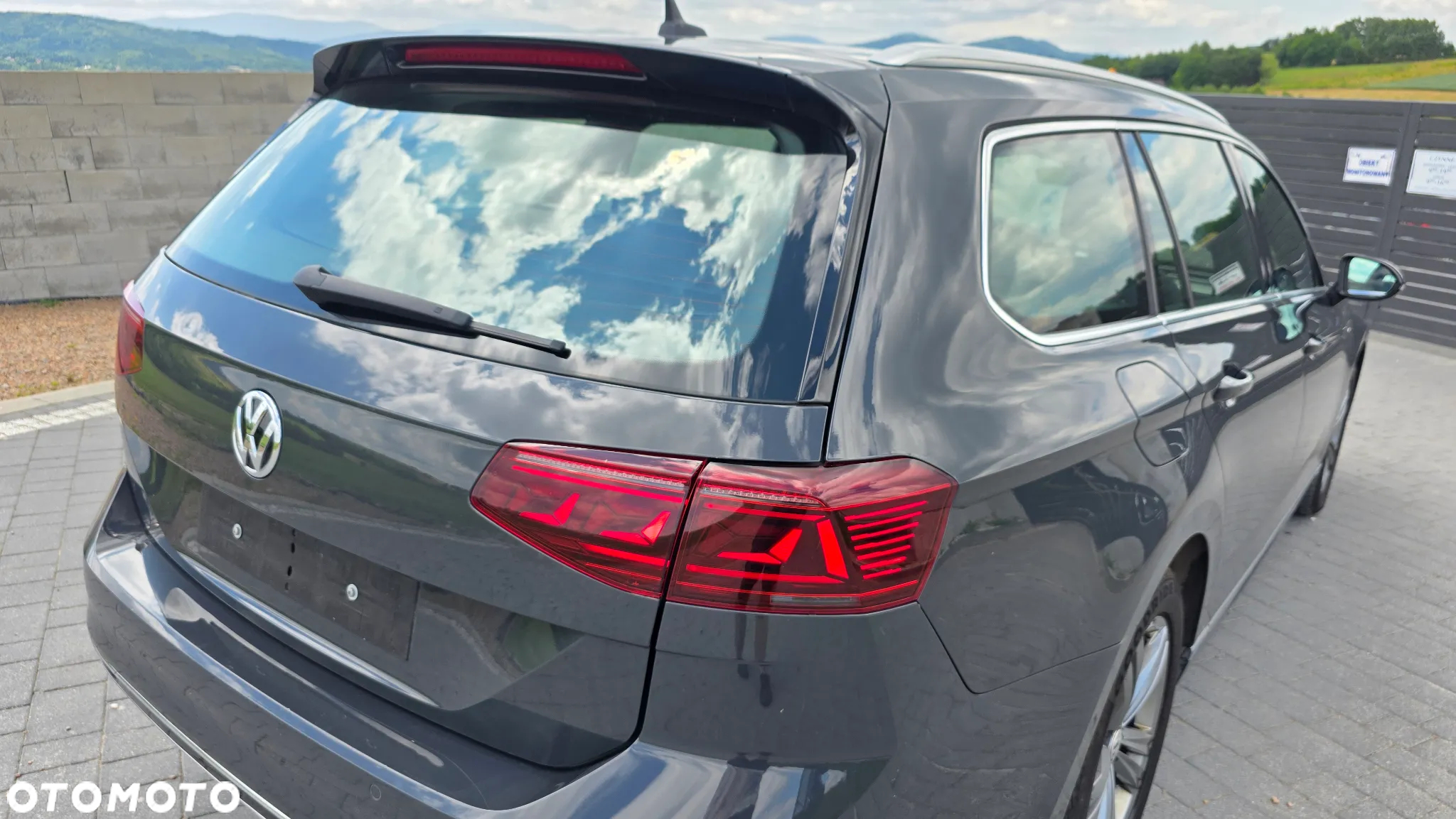 Volkswagen Passat Variant 2.0 TDI SCR DSG R-Line - 7