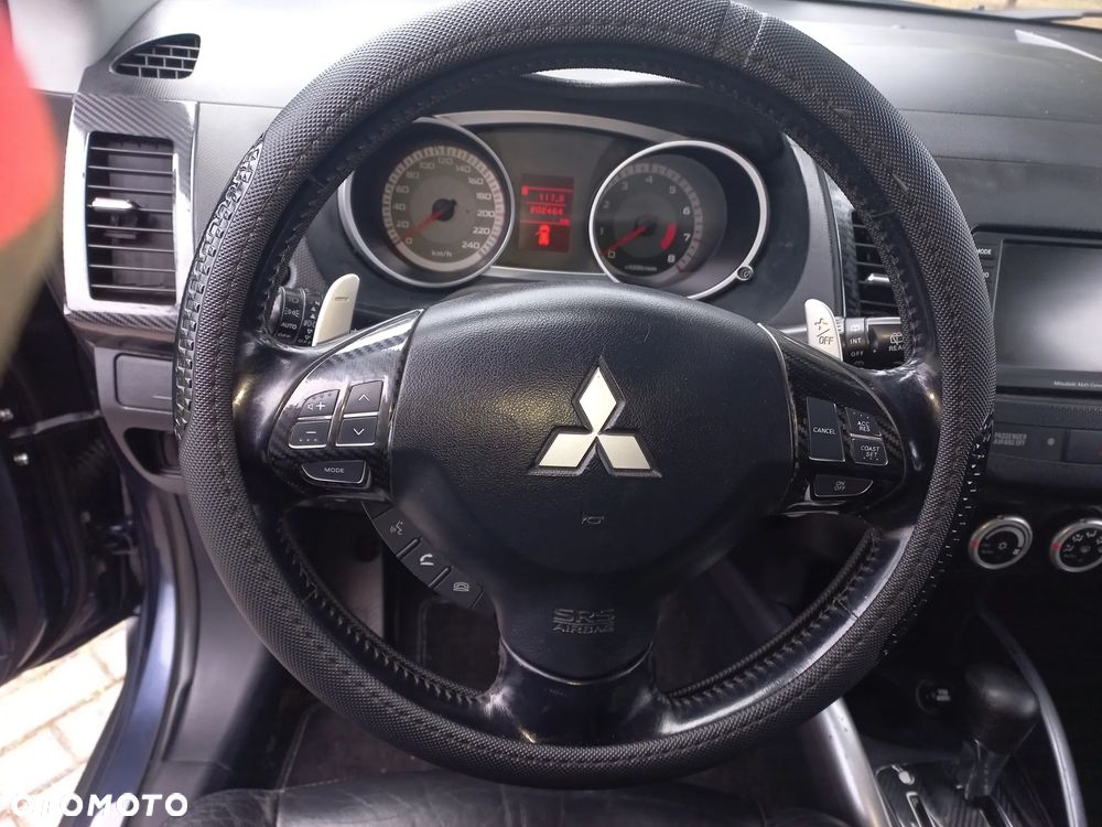 Mitsubishi Outlander - 26