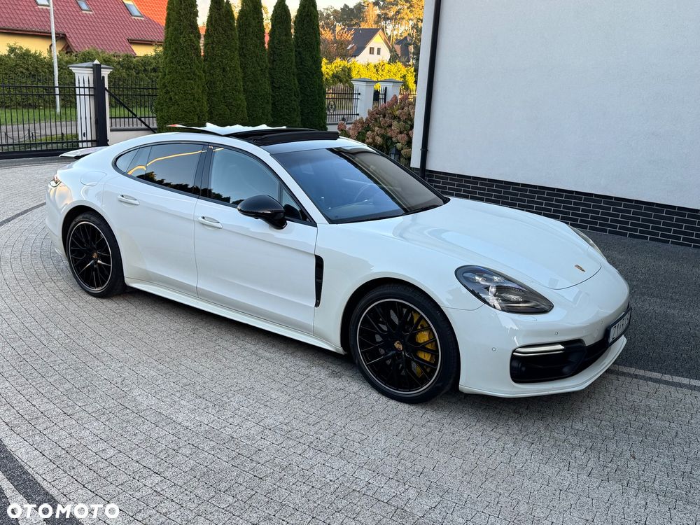 Porsche Panamera 4S - 4