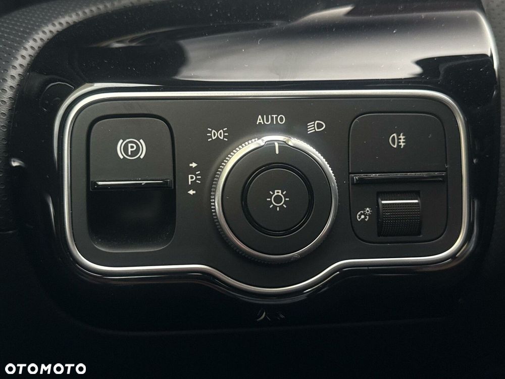 Mercedes-Benz CLA - 22