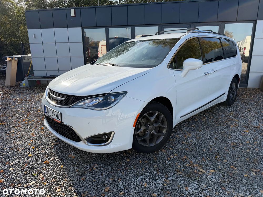 Chrysler Pacifica - 25