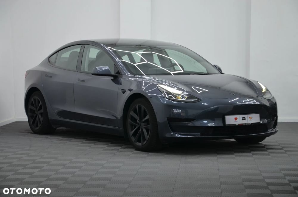 Tesla Model 3 Standard Reichweite Plus Hinterradantrieb - 2