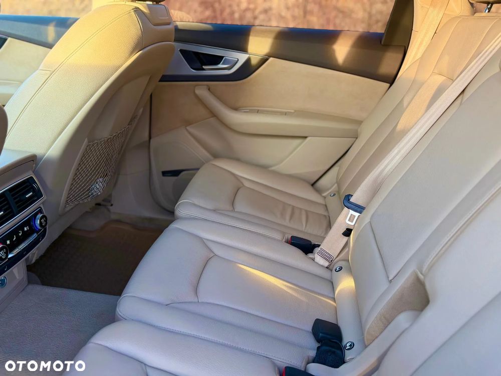 Audi Q7 - 12
