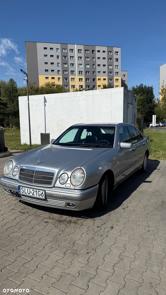 Mercedes-Benz Klasa E - 4