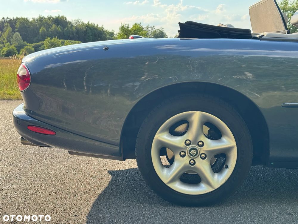 Jaguar XK8 - 21
