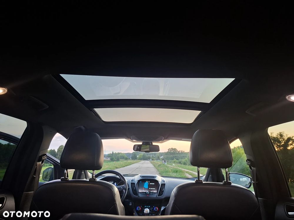 Ford Kuga 2.0 TDCi 2x4 ST-Line - 26