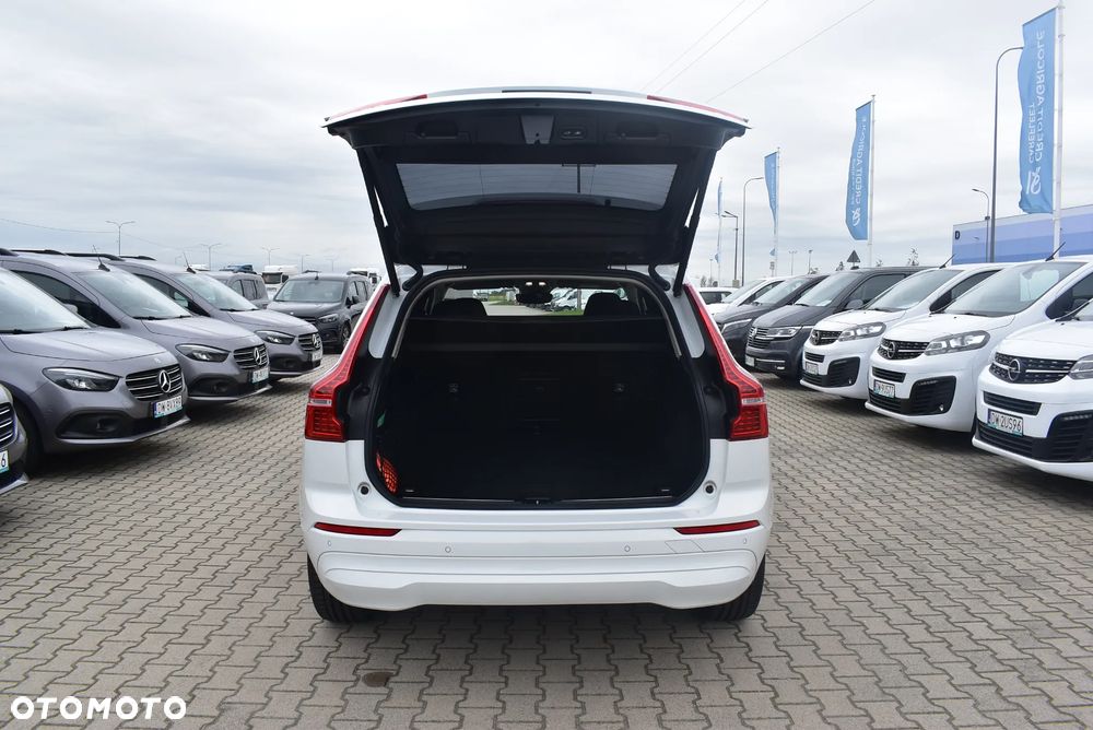 Volvo XC 60 B4 B Momentum Pro - 13
