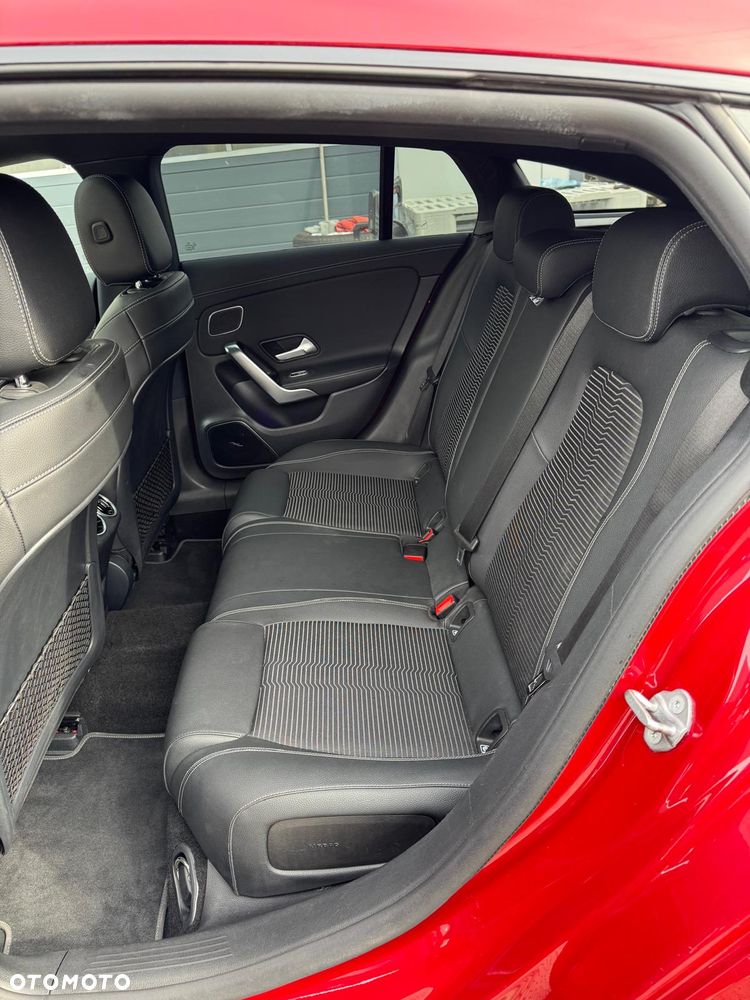 Mercedes-Benz CLA 250 e 8G-DCT Special Edition - 33